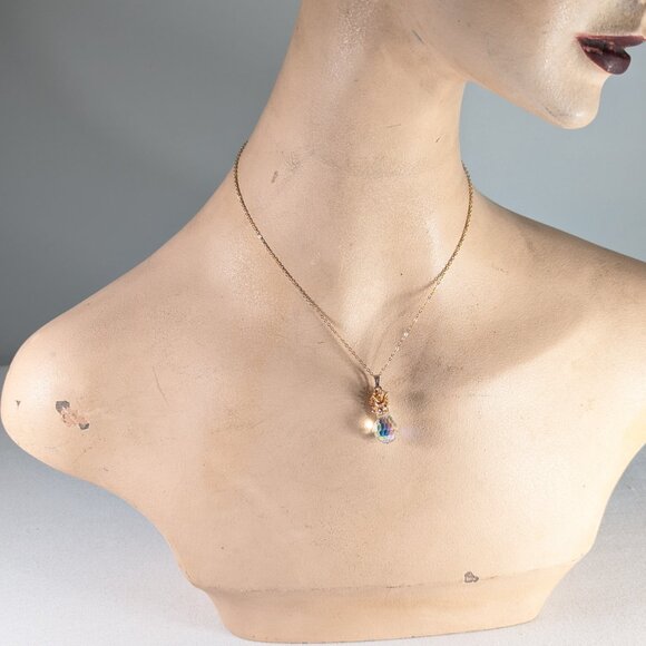 Small Aurora Borealis crystal pineapple pendant with gold tone necklace - Picture 8 of 9